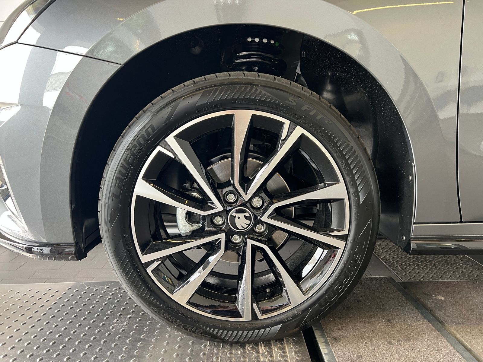 Fahrzeugabbildung SKODA Fabia Monte Carlo 1.0 TSI *LED, 17" LM-Felge, Kl