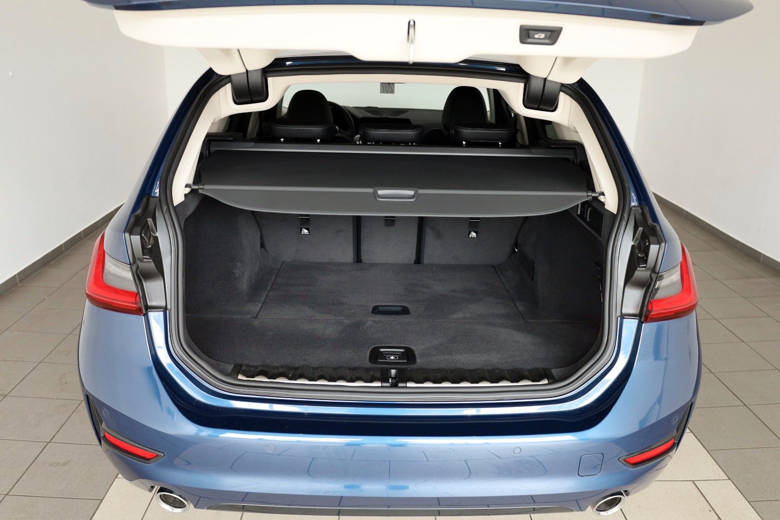 Fahrzeugabbildung BMW 330d xDrive Touring Sport Line T.Leder,Navi,LED