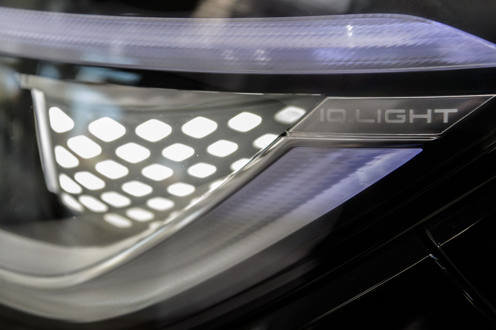 Fahrzeugabbildung Volkswagen ID.4 Pro IQ-LED+NAVI+ACC+WÄRMEPUMPE+SHZ