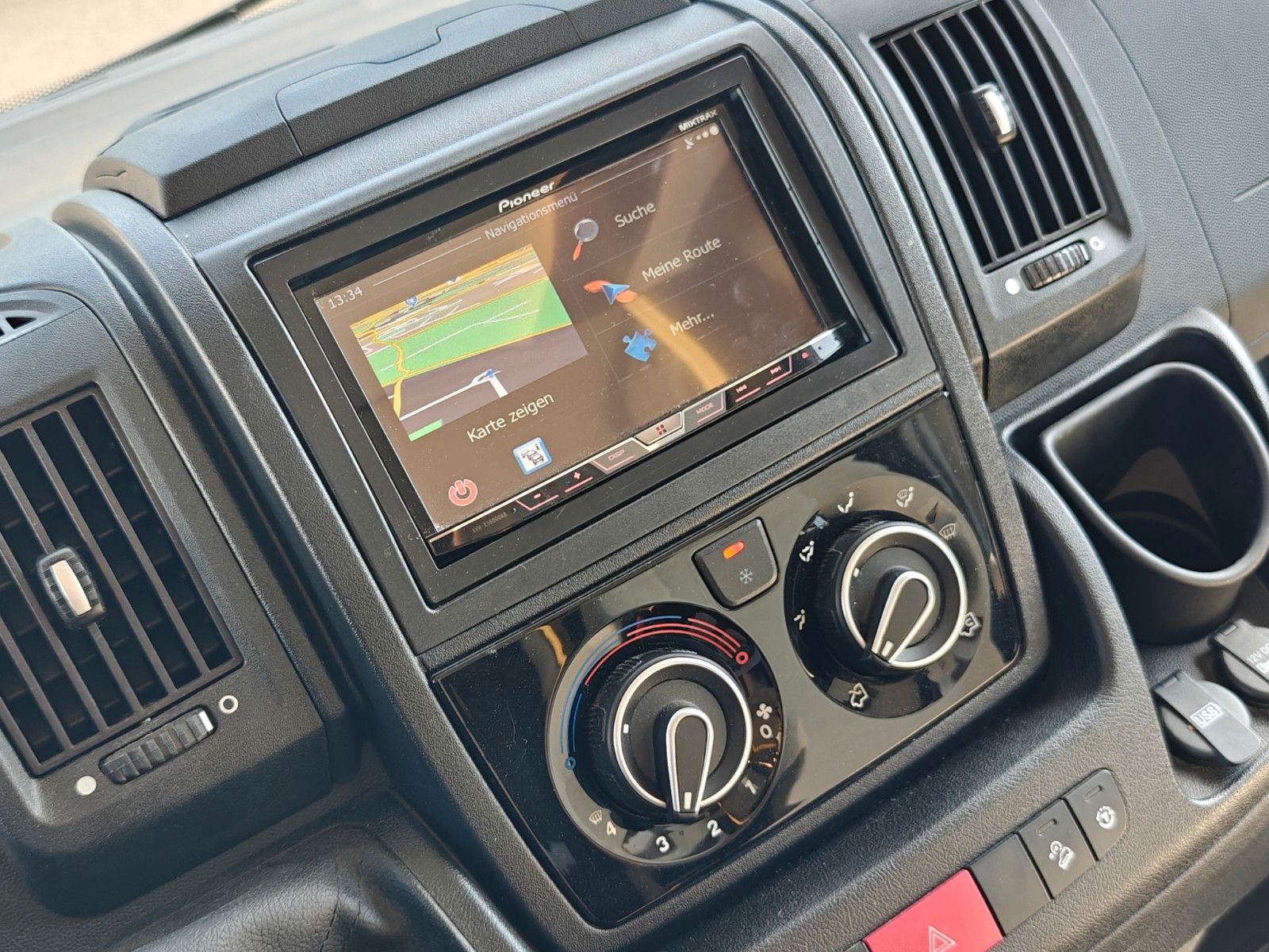 Fahrzeugabbildung Bürstner Elegance I 728 G - 150PS, SAT, TV, Navi, 2x AGM