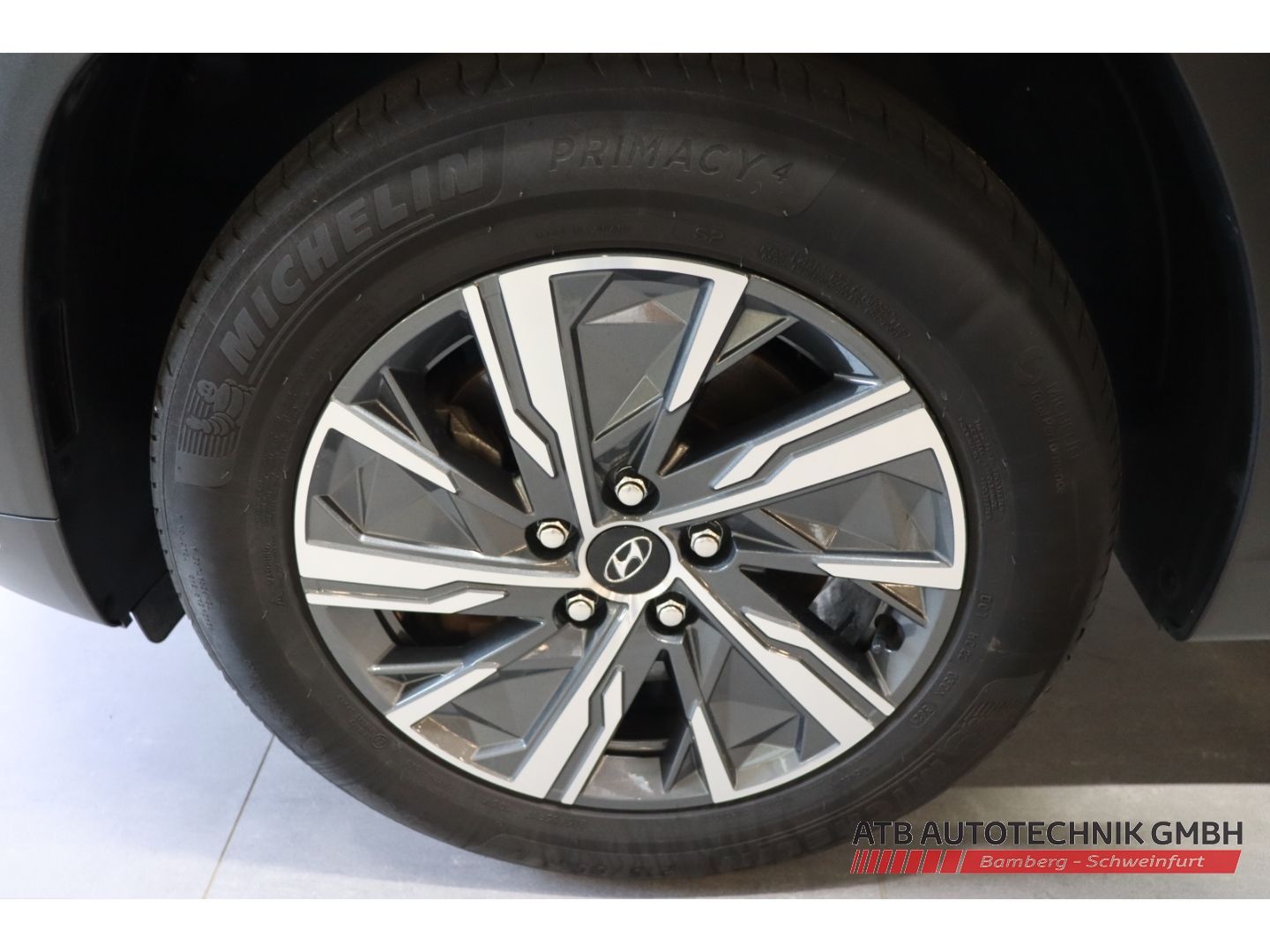 Fahrzeugabbildung Hyundai Tucson Trend Hybrid 1.6 T-GDi 2WD AHK Navi LED