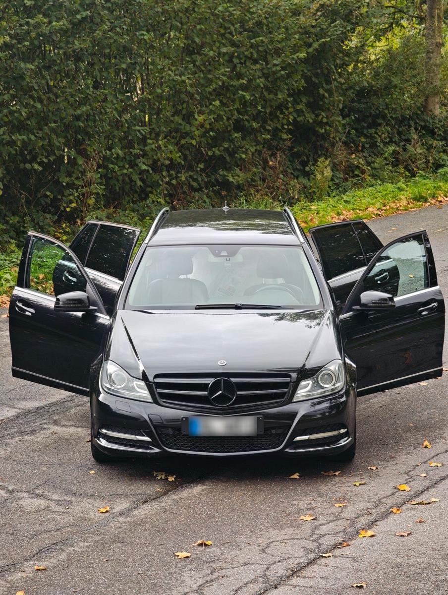 Mercedes-Benz E220 2011 — photo 8