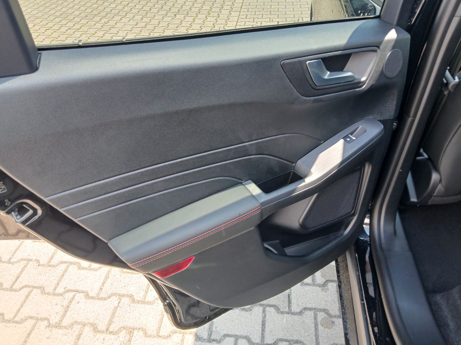 Fahrzeugabbildung Ford Kuga Hybrid ST-Line X
