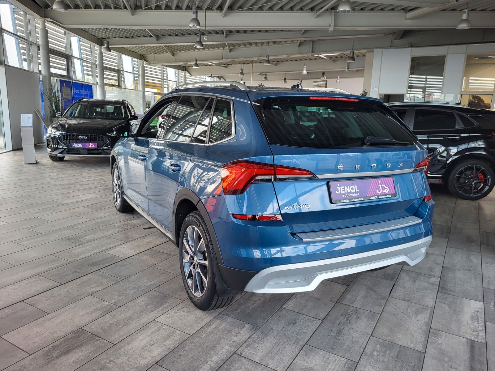 Fahrzeugabbildung SKODA Kamiq Scoutline AUTOM./KAMERA/LED/AHK/SITZHEIZ.