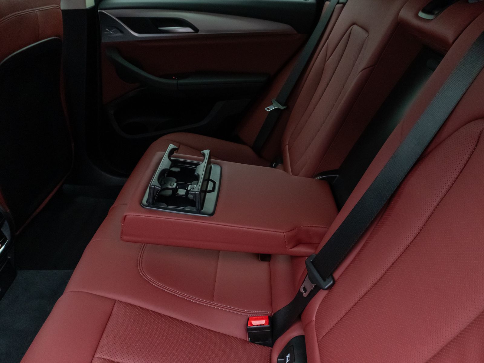Fahrzeugabbildung BMW X4 xD20d 360°DAB HiFi Fernlichtassist AHK Sport