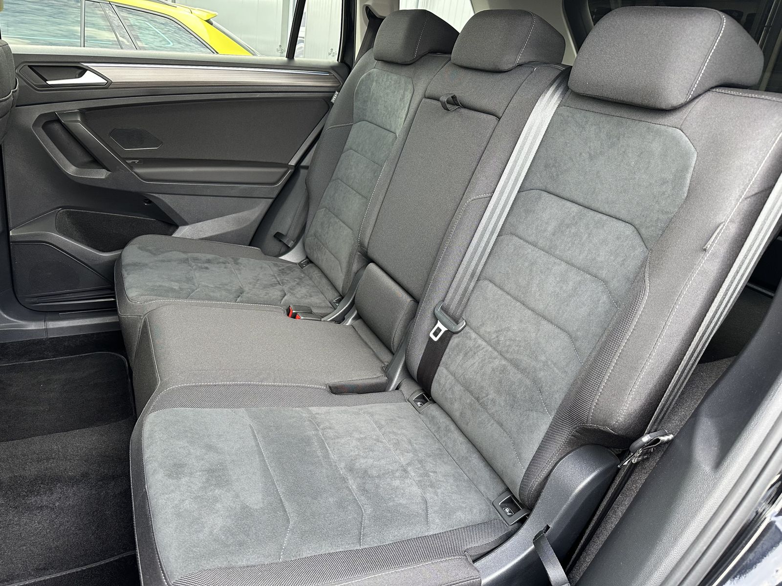 Fahrzeugabbildung Volkswagen Tiguan Allspace 4M Elegance NAV+IQ-LIGHT+KAM+H&K
