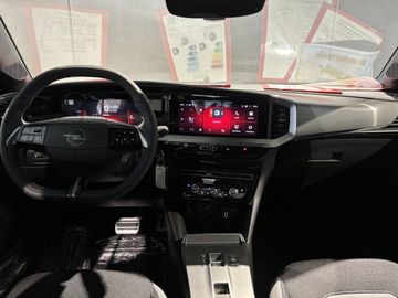 Fotografie 14 des Opel Mokka 1.2 DI Turbo Hybrid 48V Automatik GS