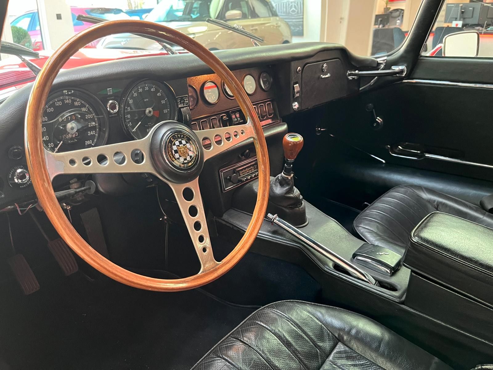 Fahrzeugabbildung Jaguar E-Type 4.2 Coupe Serie 1.5 6-Zylinder