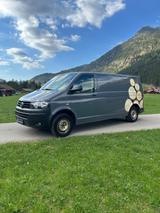 Volkswagen T5 Transporter - Volkswagen T5: Firmenfahrzeug
