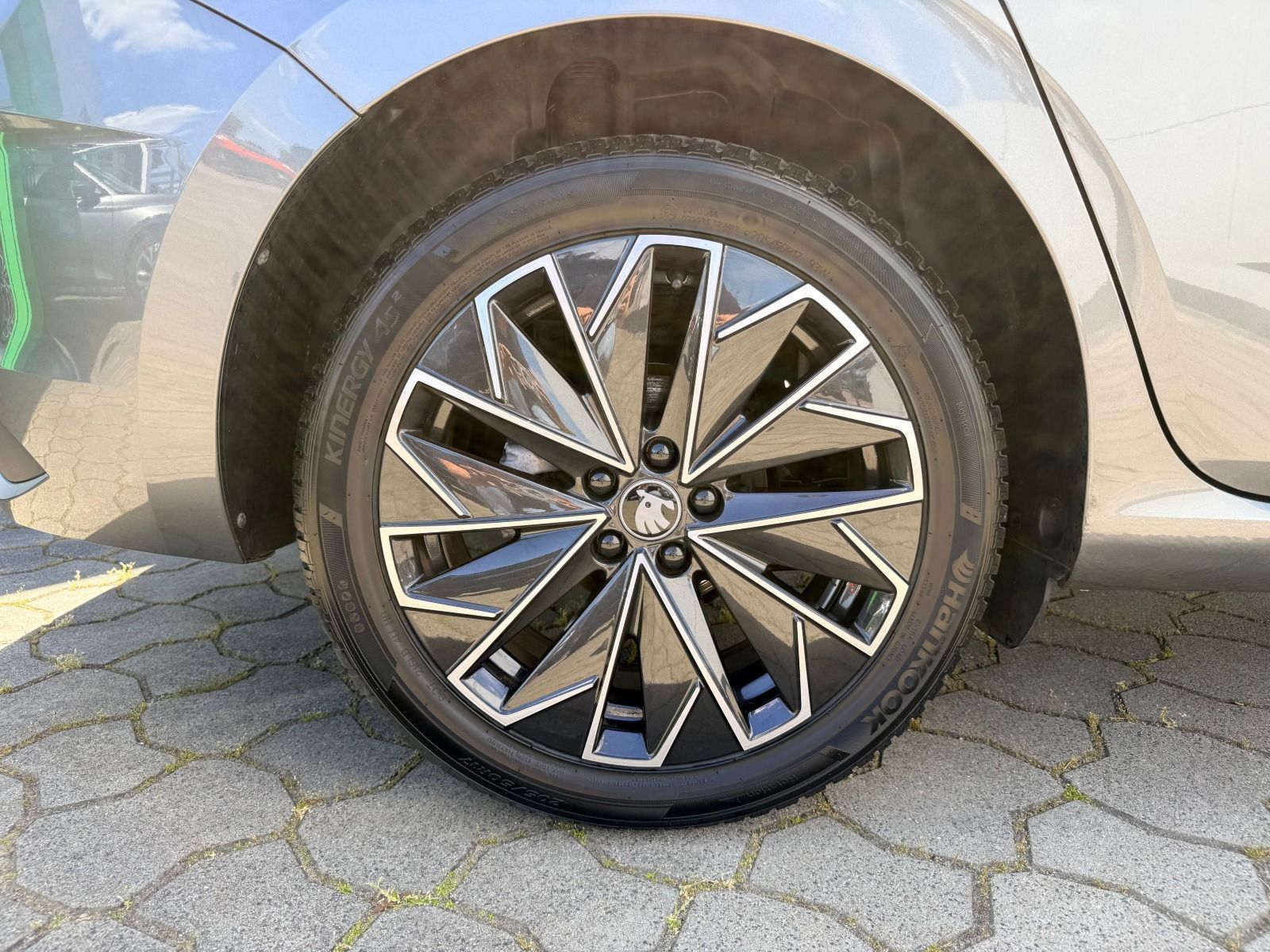 Fahrzeugabbildung SKODA Scala Selection Tour 1.0 TSI 70kW*5-Gang*RFK*Sma
