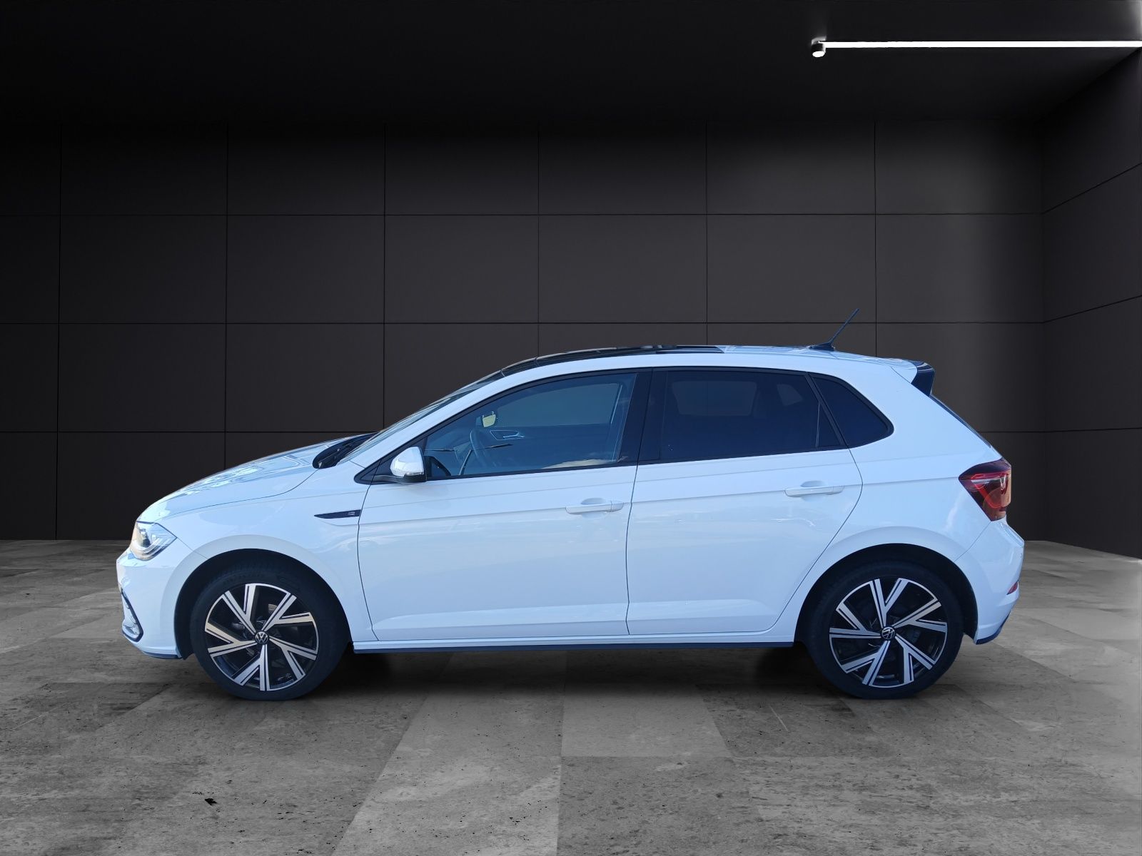 Fahrzeugabbildung Volkswagen Polo TSI R-Line Matrix Pano ACC PDC SH 17"