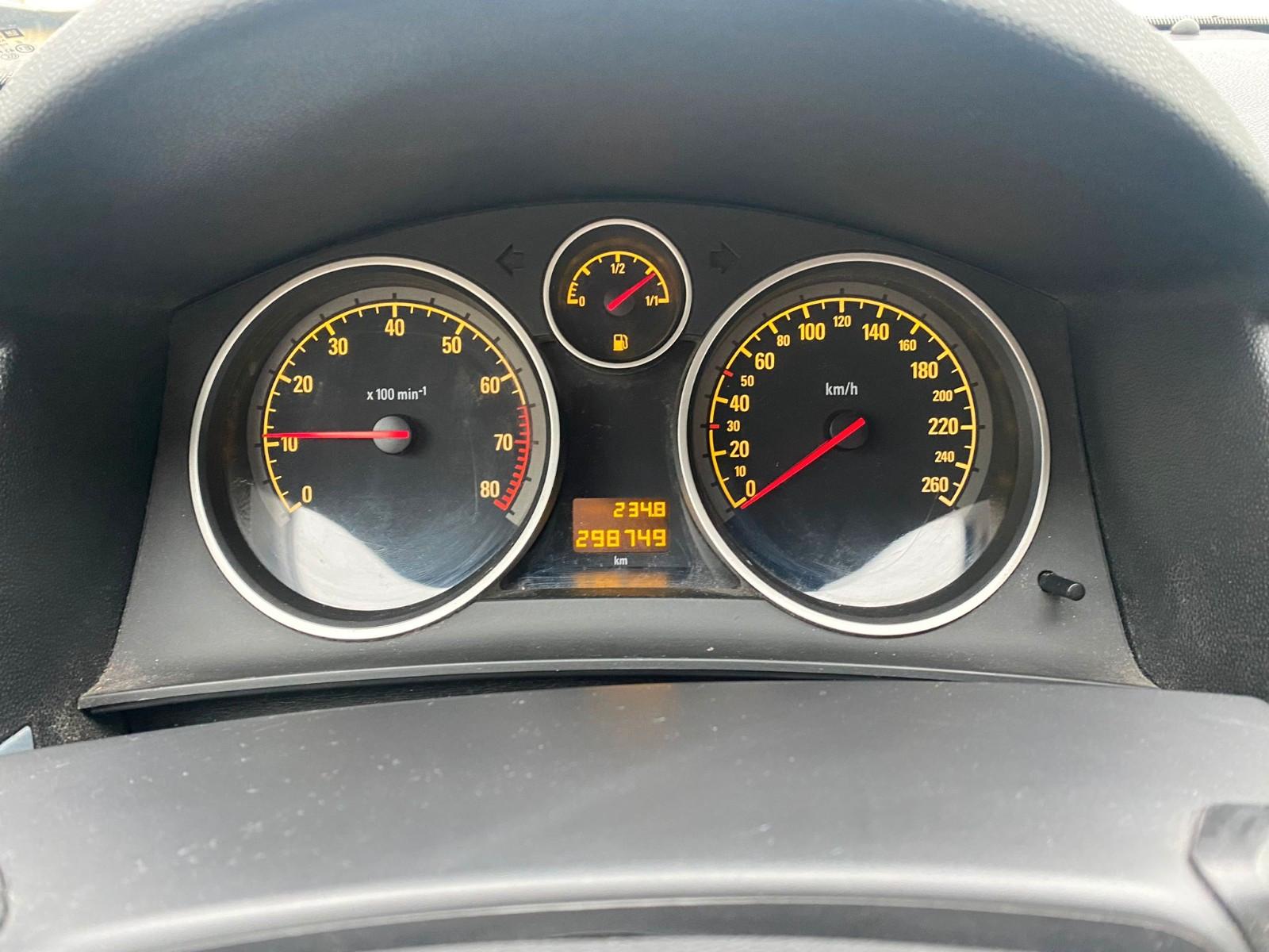 Opel Astra 2006 — photo 14