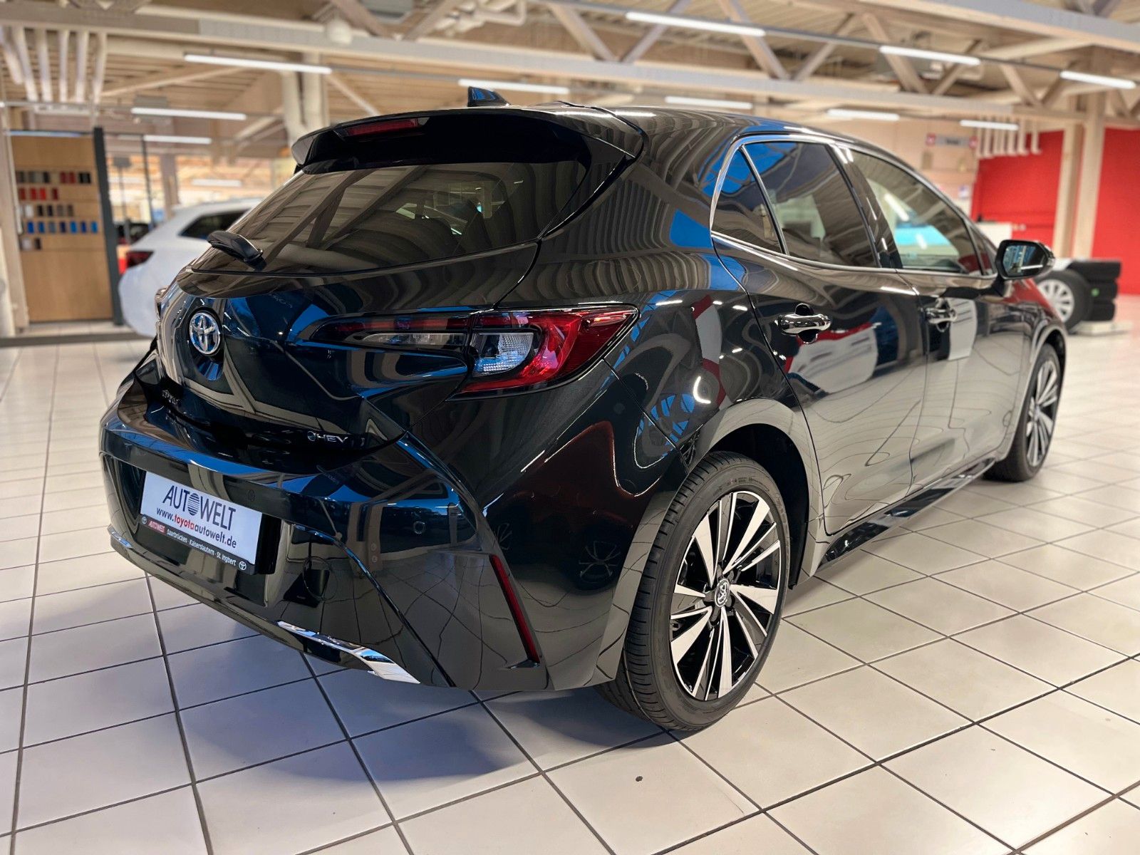 Fahrzeugabbildung Toyota Corolla Hybrid Teamplayer - Technik Paket