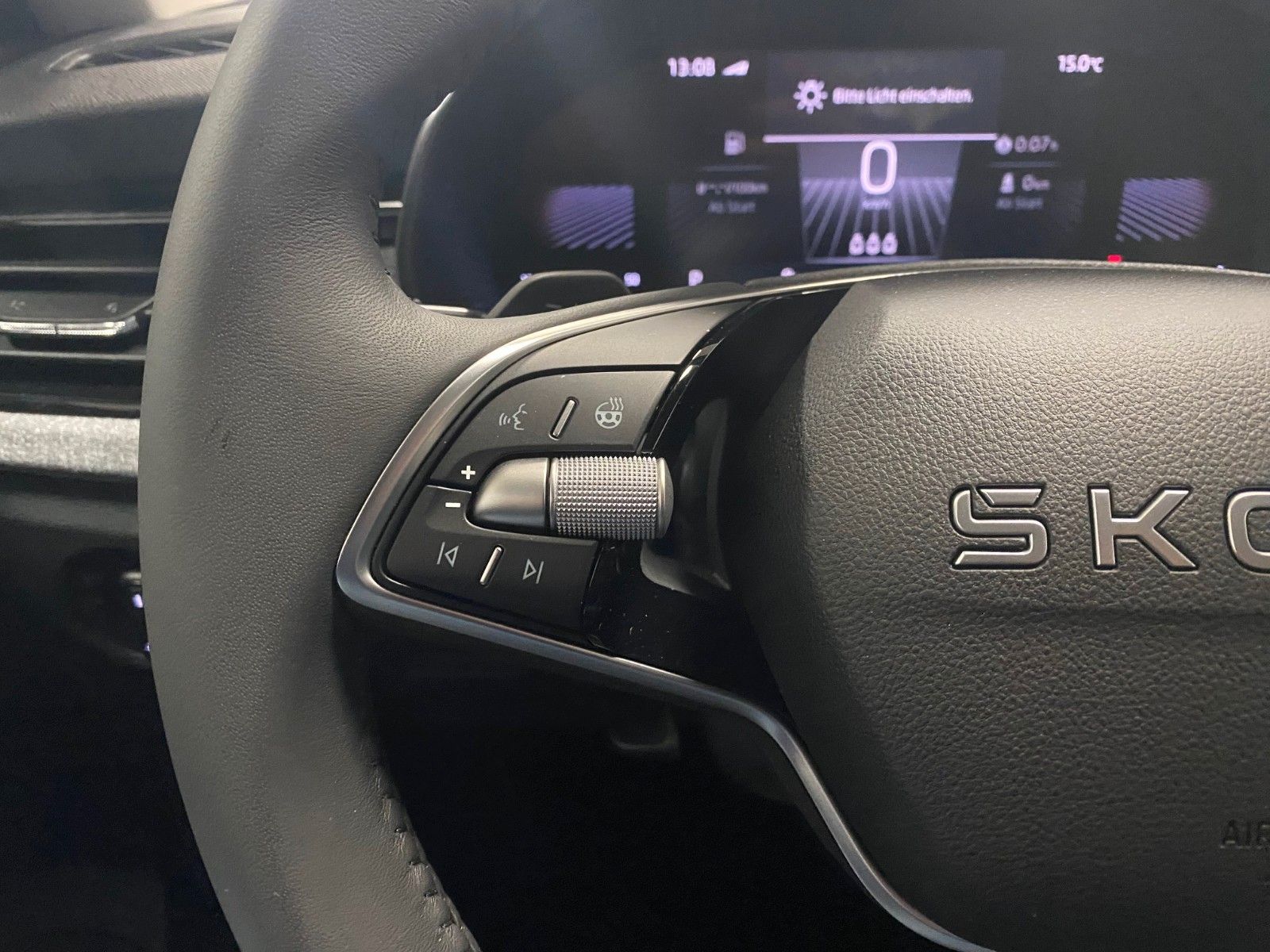 Fahrzeugabbildung SKODA Kamiq 1.5 TSI DSG Selection+SITZHEIZUNG+KAMERA++