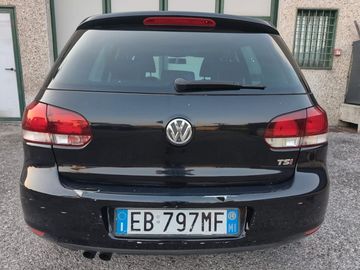 Volkswagen Golf - 6