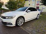 Volkswagen Passat 2.0 TDI SCR DSG R-LINE 4MOTION - Volkswagen Passat: R Line