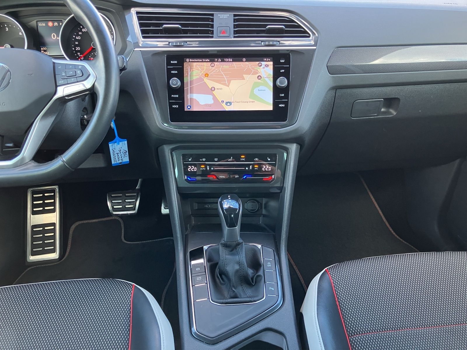 Fahrzeugabbildung Volkswagen Tiguan Life Sport TDI DSG LED ACC AHK SH Ambient