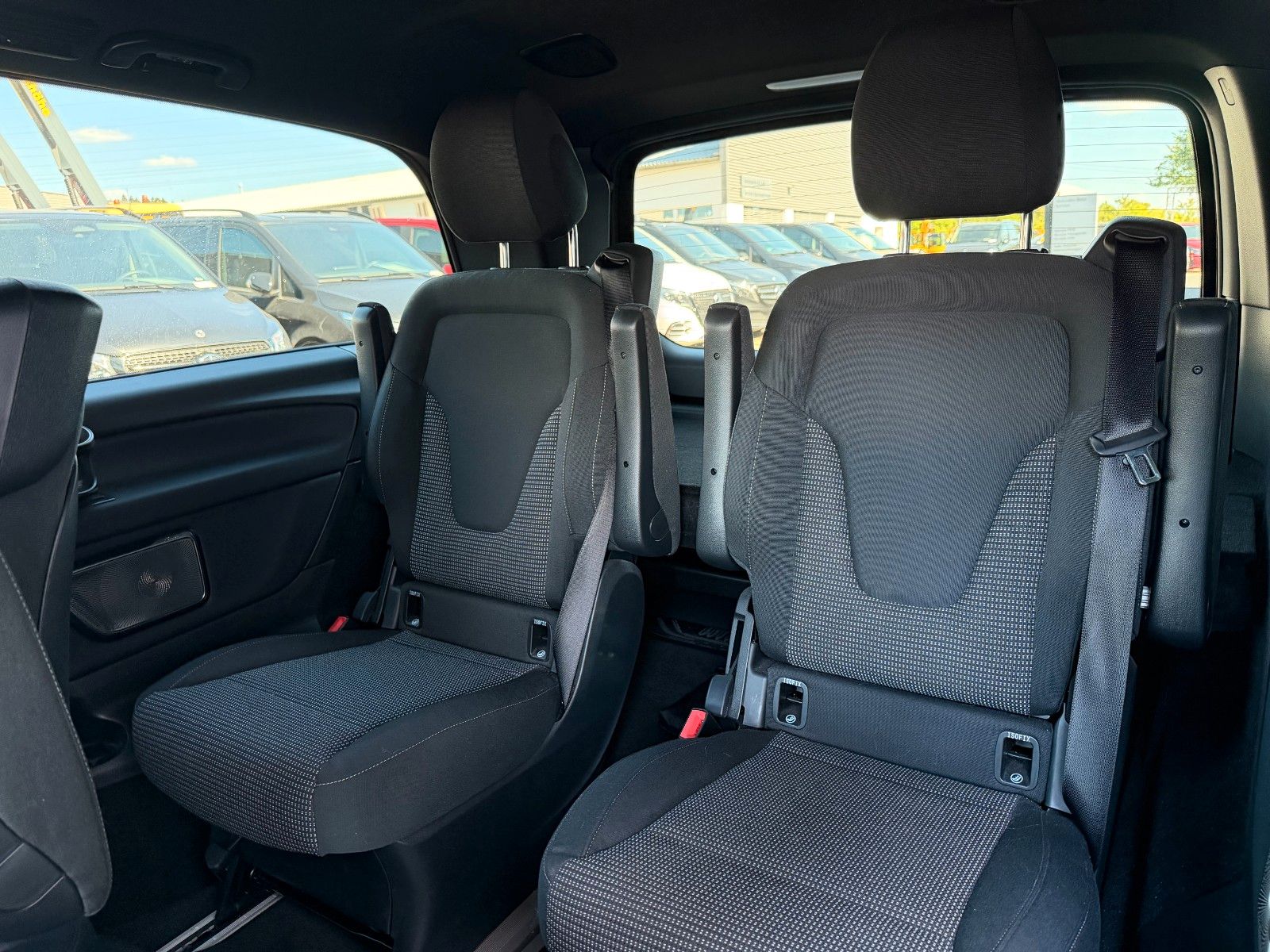 Fahrzeugabbildung Mercedes-Benz V 250 d STYLE Tisch AHK2,5 DISTRONIC Stdh AIRMAT