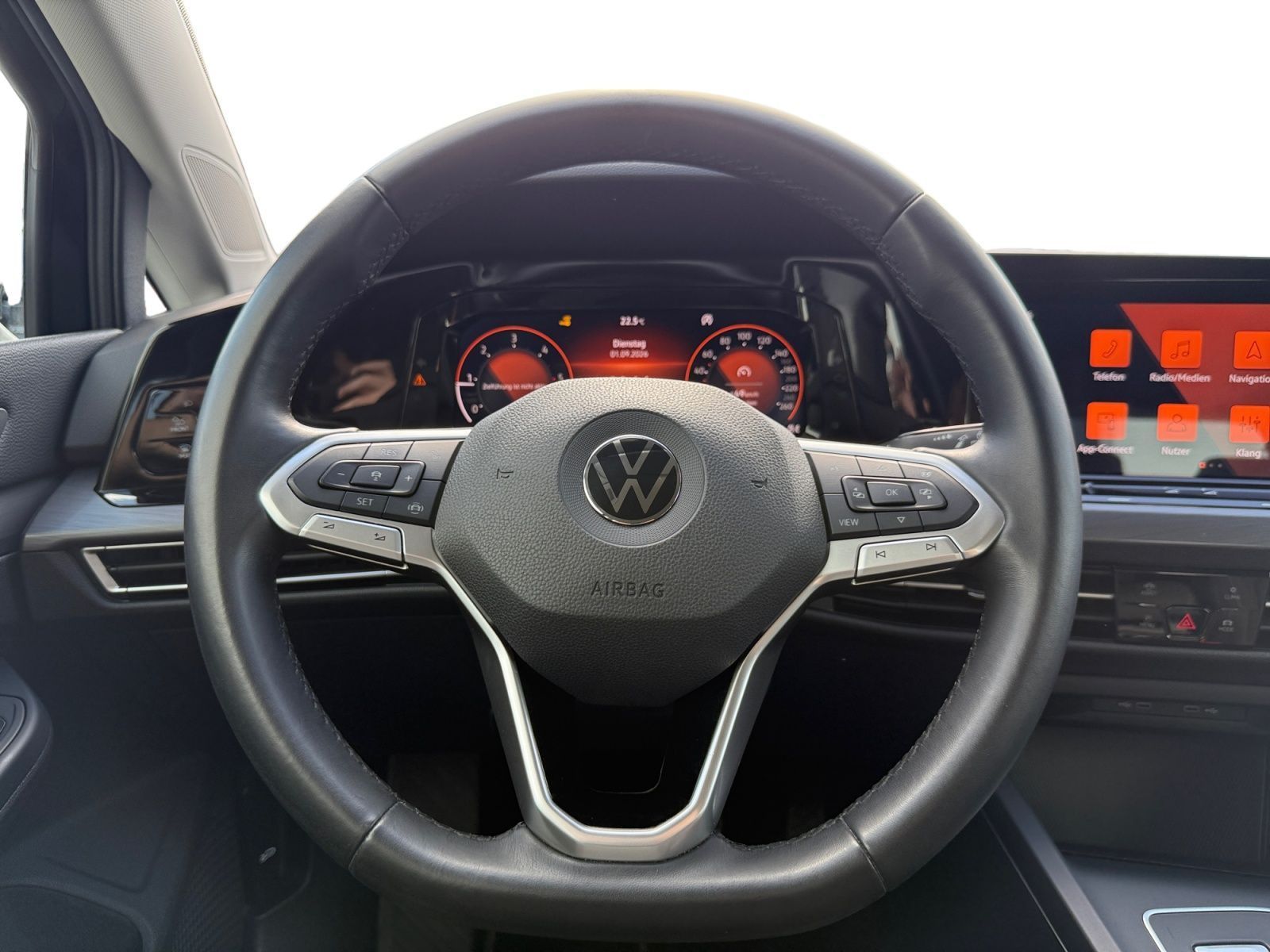 Fahrzeugabbildung Volkswagen Golf VIII 2.0 TDI Style AHK MATRIX-LED