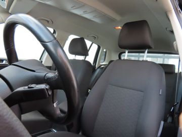 Volkswagen Tiguan - 9