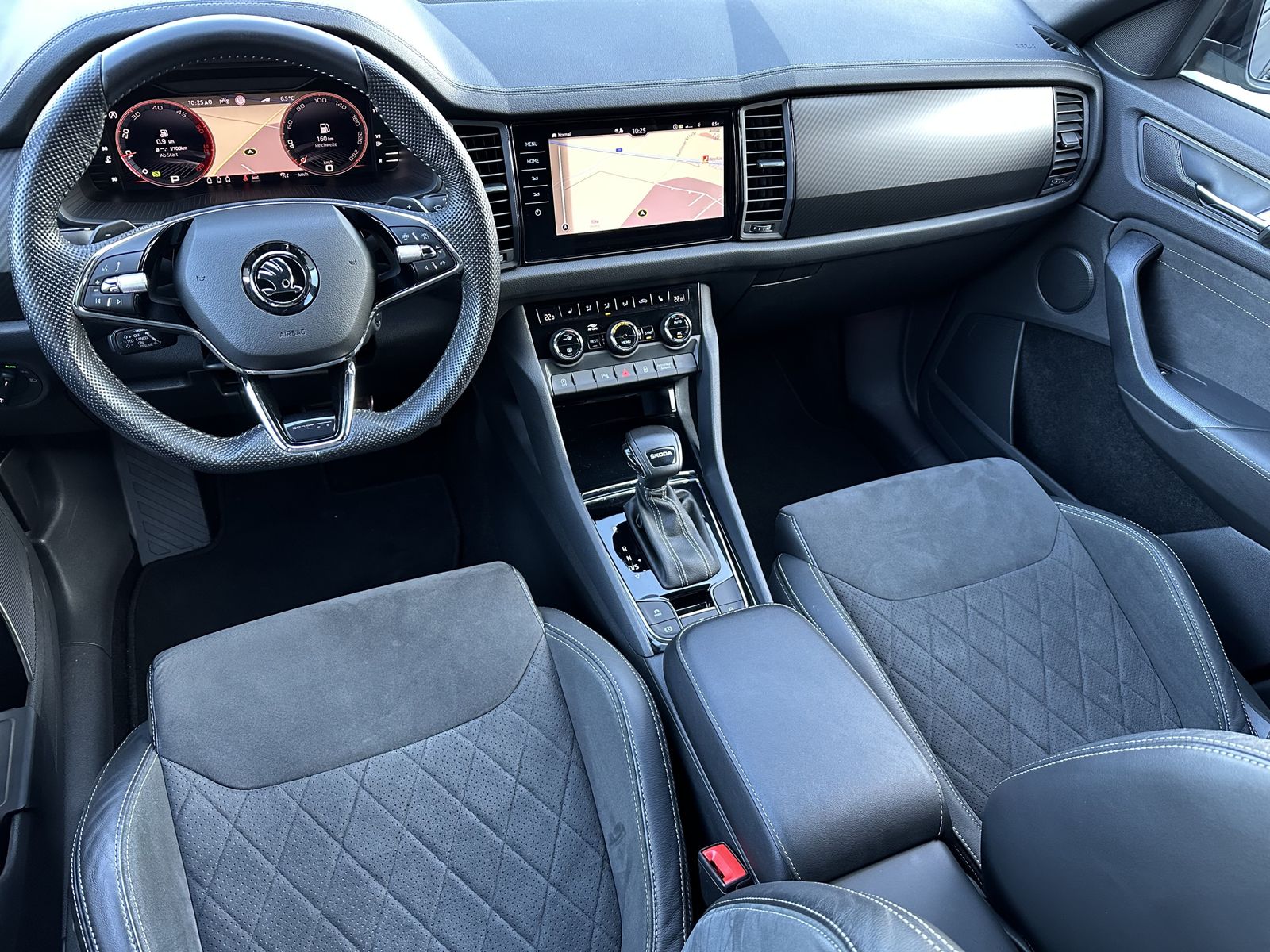 Fahrzeugabbildung SKODA Kodiaq 2.0 TDI DSG Sportline NAV+LED+KAMERA+19ZO
