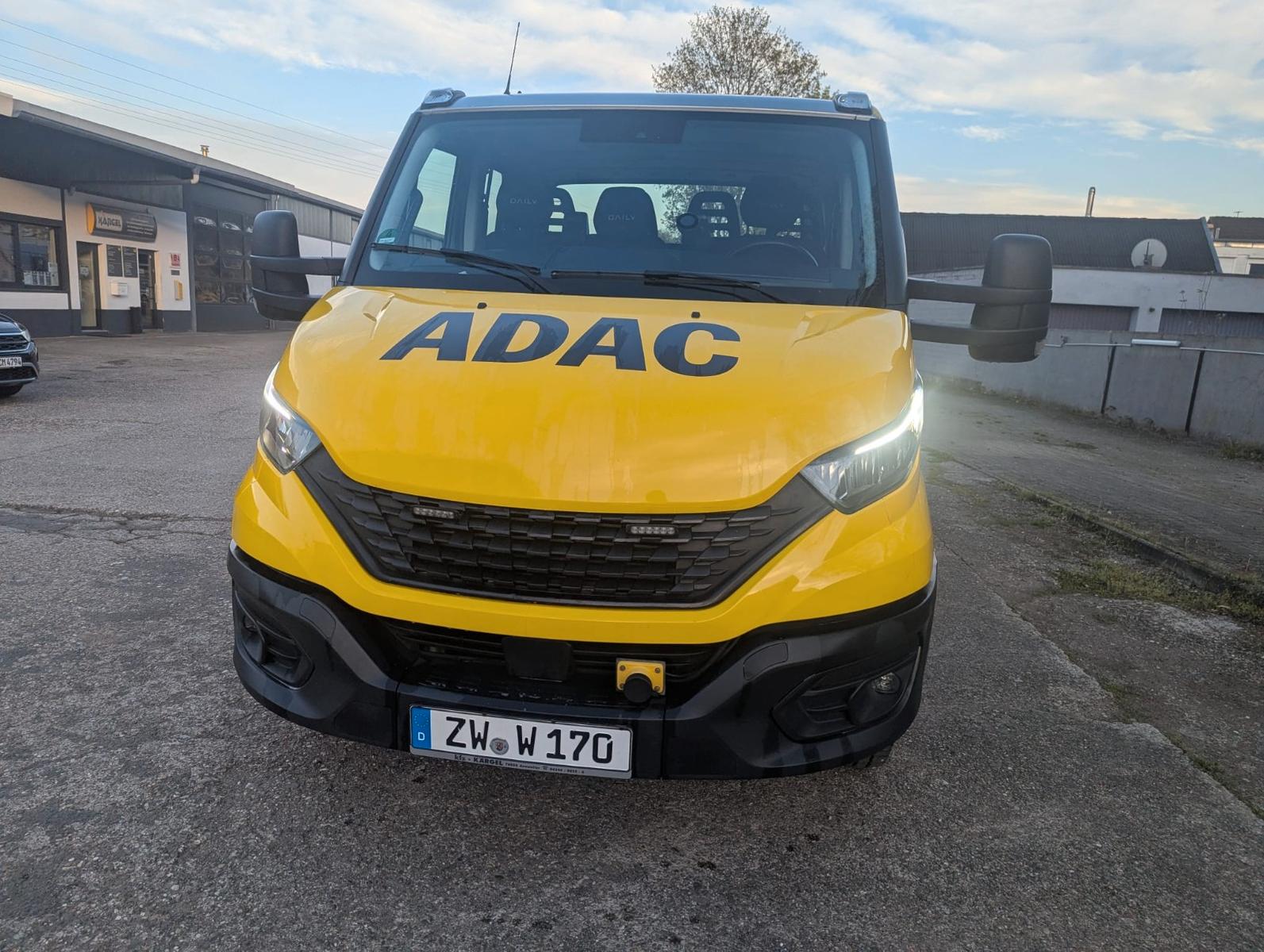 Iveco Daily Fahrgestell DOKA Abschleppwagen
