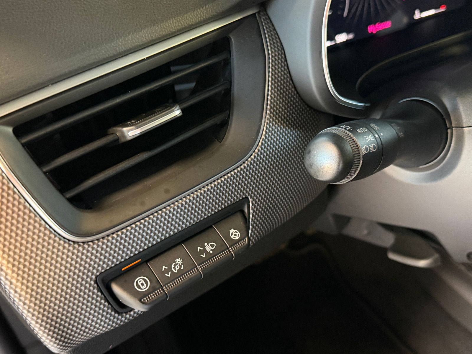 Fahrzeugabbildung Renault Arkana Techno/KAMERA/AMBIENTE/KAMERA/LEDER/ACC