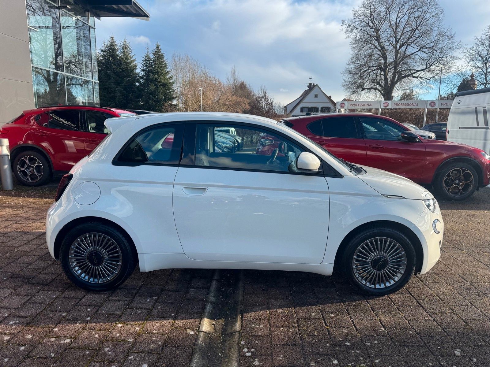 Fahrzeugabbildung Fiat 500e Carplay Touch USB Klima