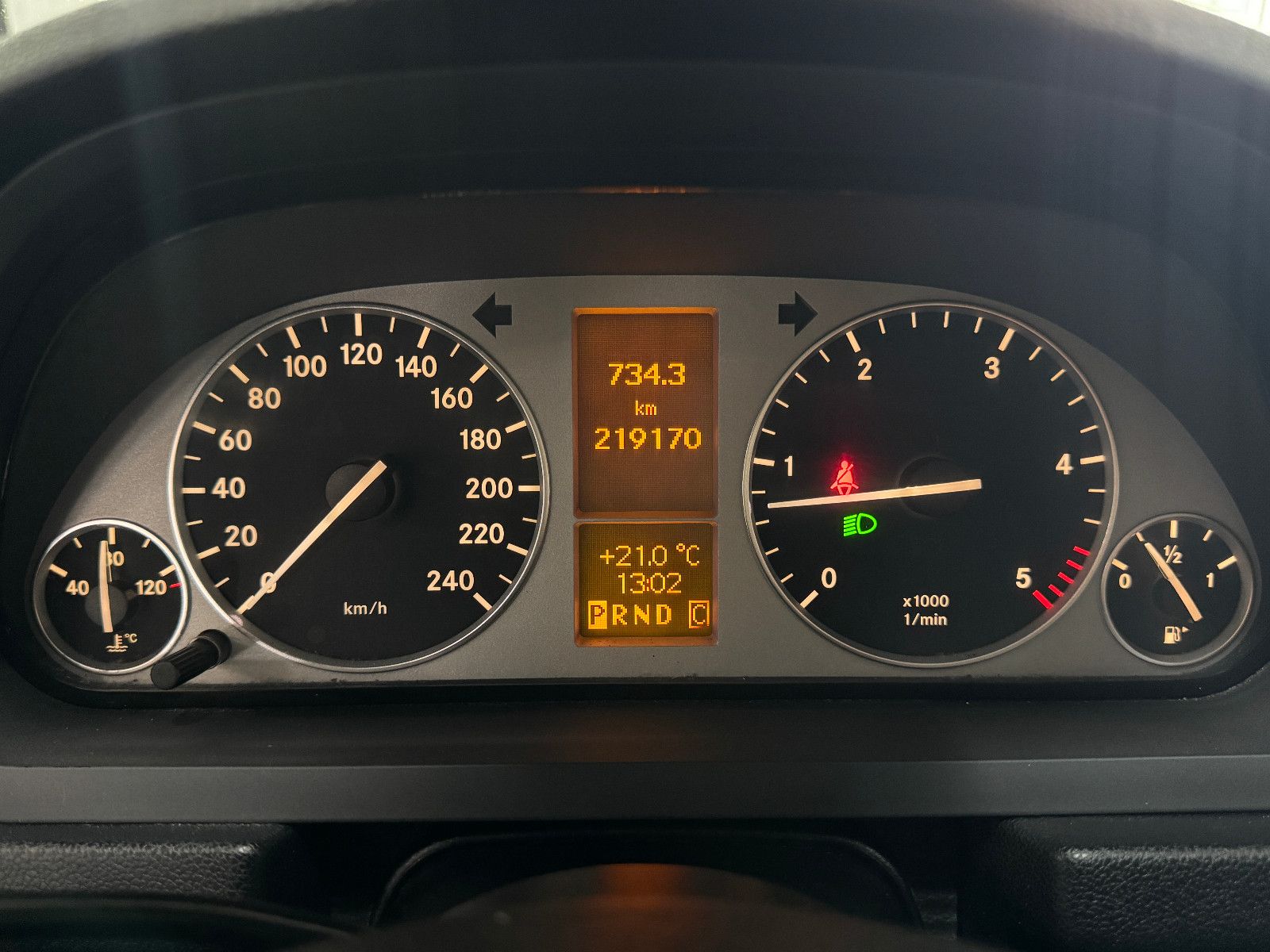 Fahrzeugabbildung Mercedes-Benz B 180 CDI AUTOMATIK TEMPOMAT KLIMA PANORAMA