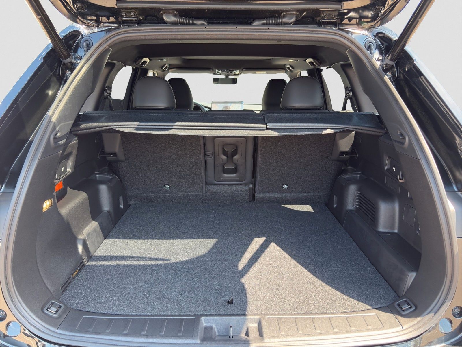 Fahrzeugabbildung Mitsubishi Outlander 2.4 PHEV 4WD LUXURY BLACK AKTIONSPREIS