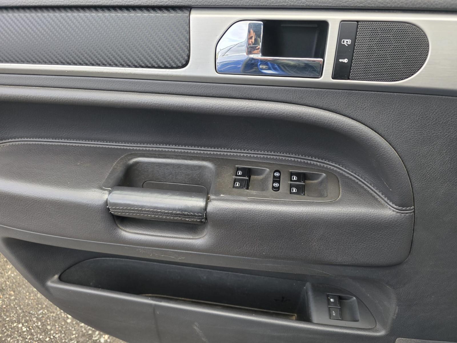 Volkswagen Touareg 2005 — photo 11