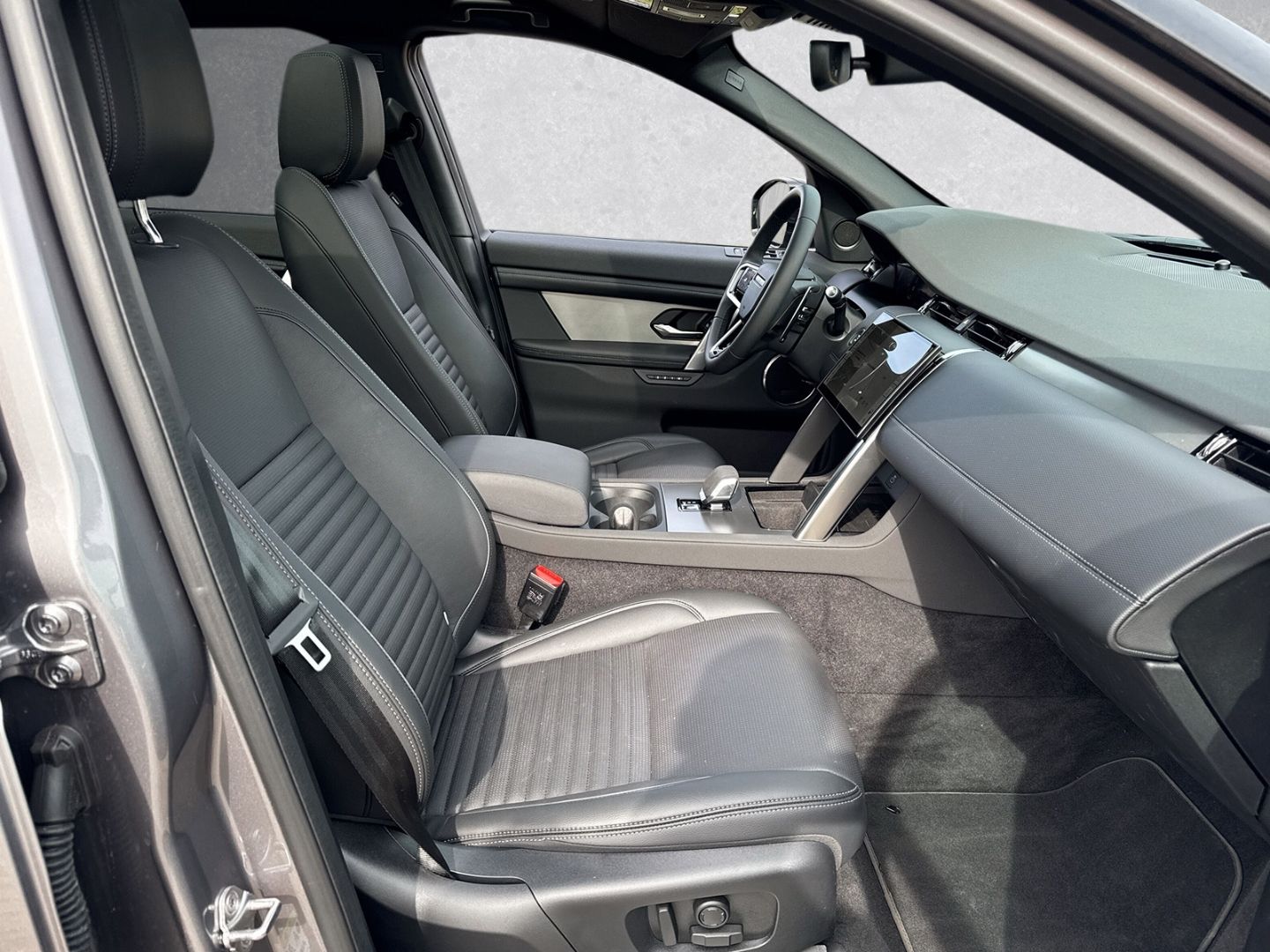 Land Rover Discovery Sport P270e Dynamic SE,AHK,Pano,20-Z,W imagem 3