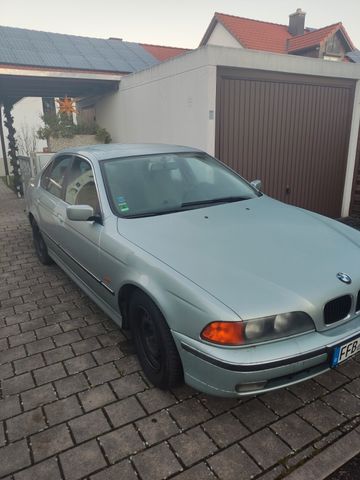 BMW 520i e39 nur 70100km fast Oldtimer 