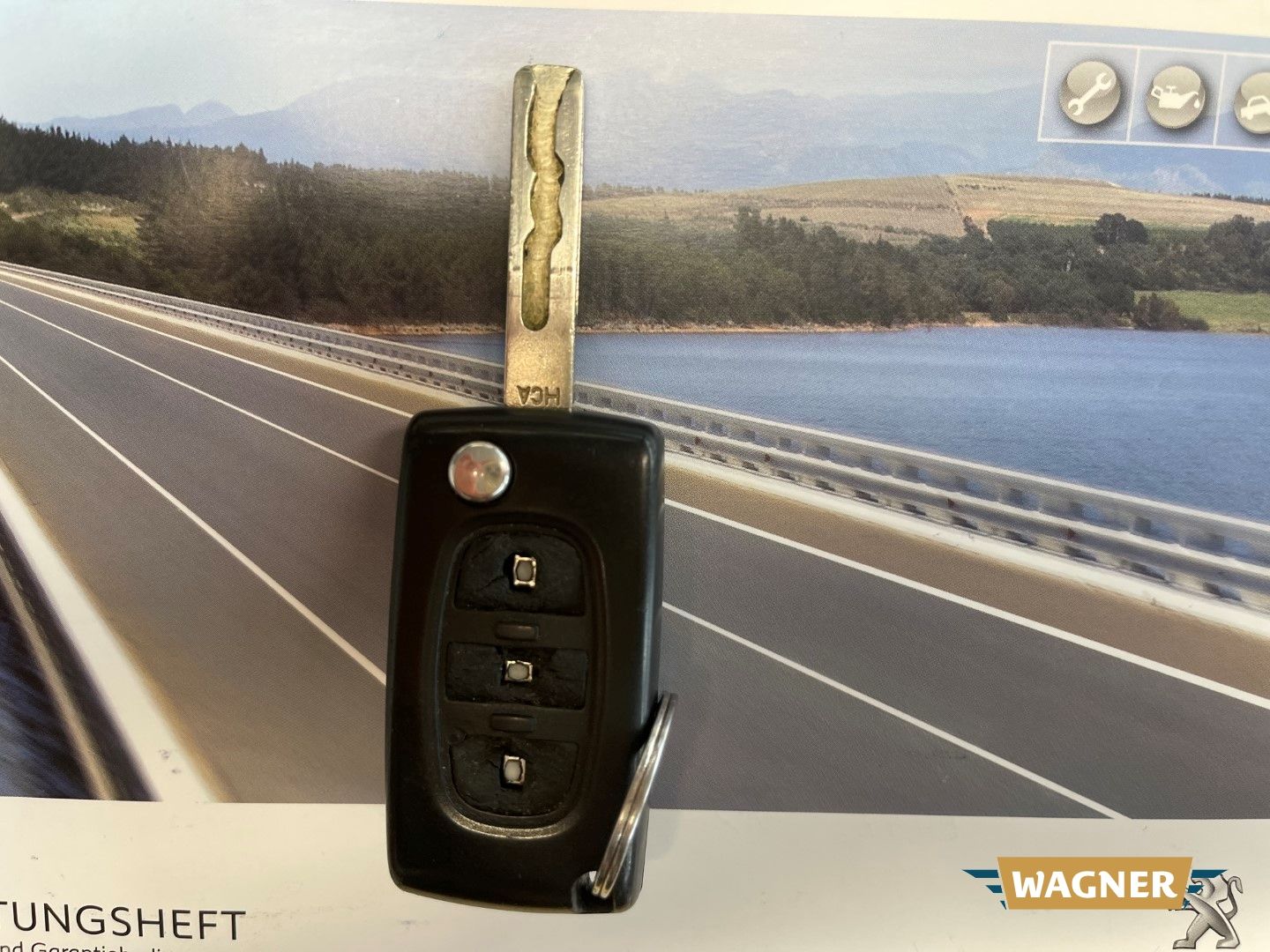 Fahrzeugabbildung Peugeot 308 CC Cabrio-Coupe Premium Klimaautomatik