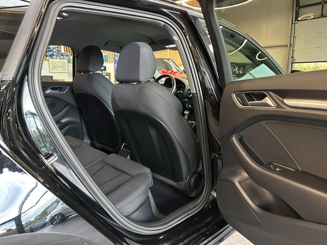 MYAUTOCENTER – Gebraucht- und Jahreswagen mit Werkstattservice in Pfaffenhofen Audi A3 Sportback *NAV*TEMPO*SitzHZ*2-ZONEN*PDC*