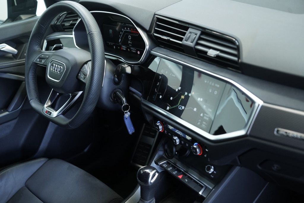 Audi Rsq3