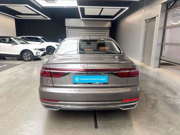 Audi A8 - 6