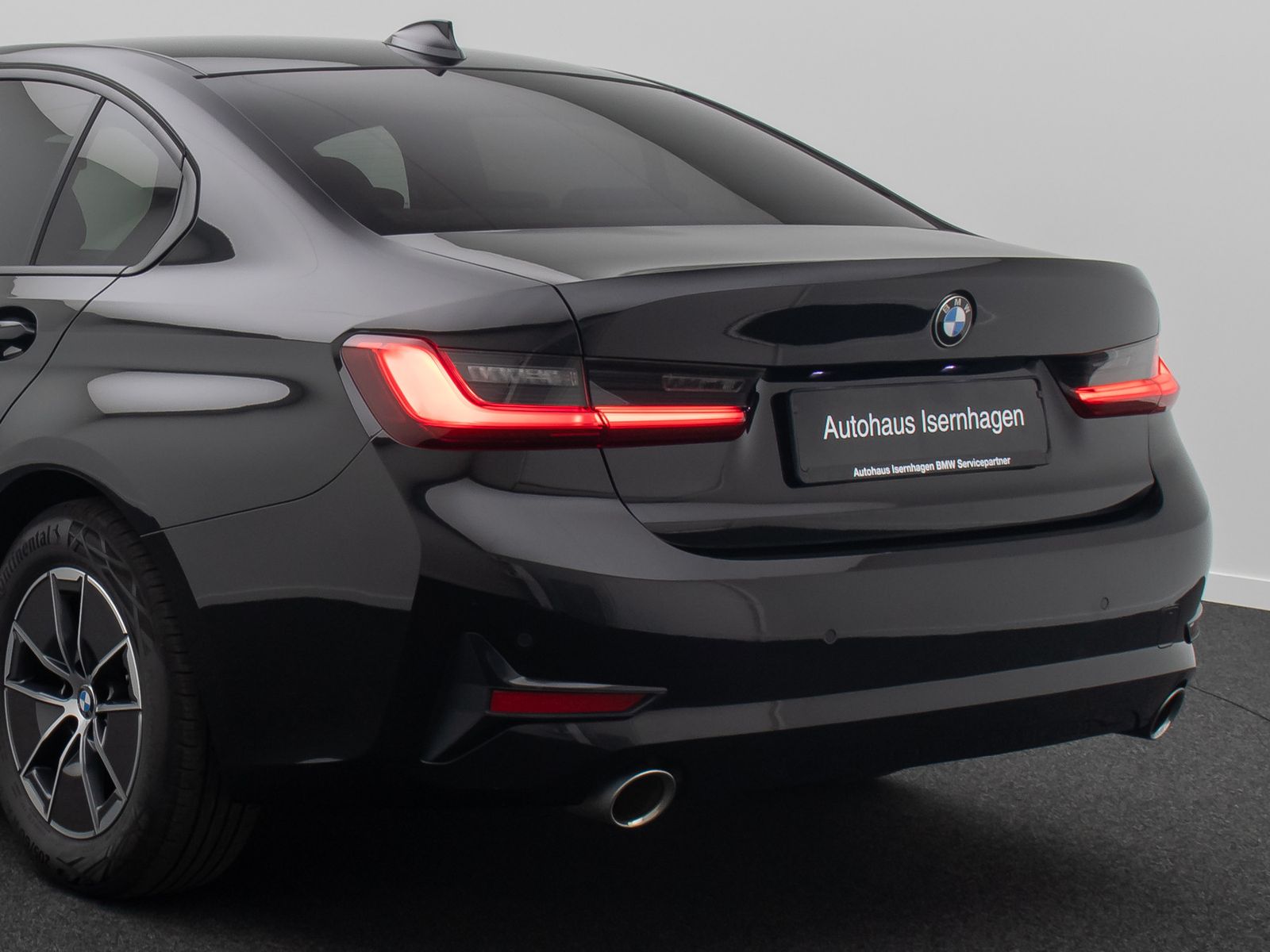 Fahrzeugabbildung BMW 318i CockpitPlus DAB GeschwindigReg Alarm HiFi