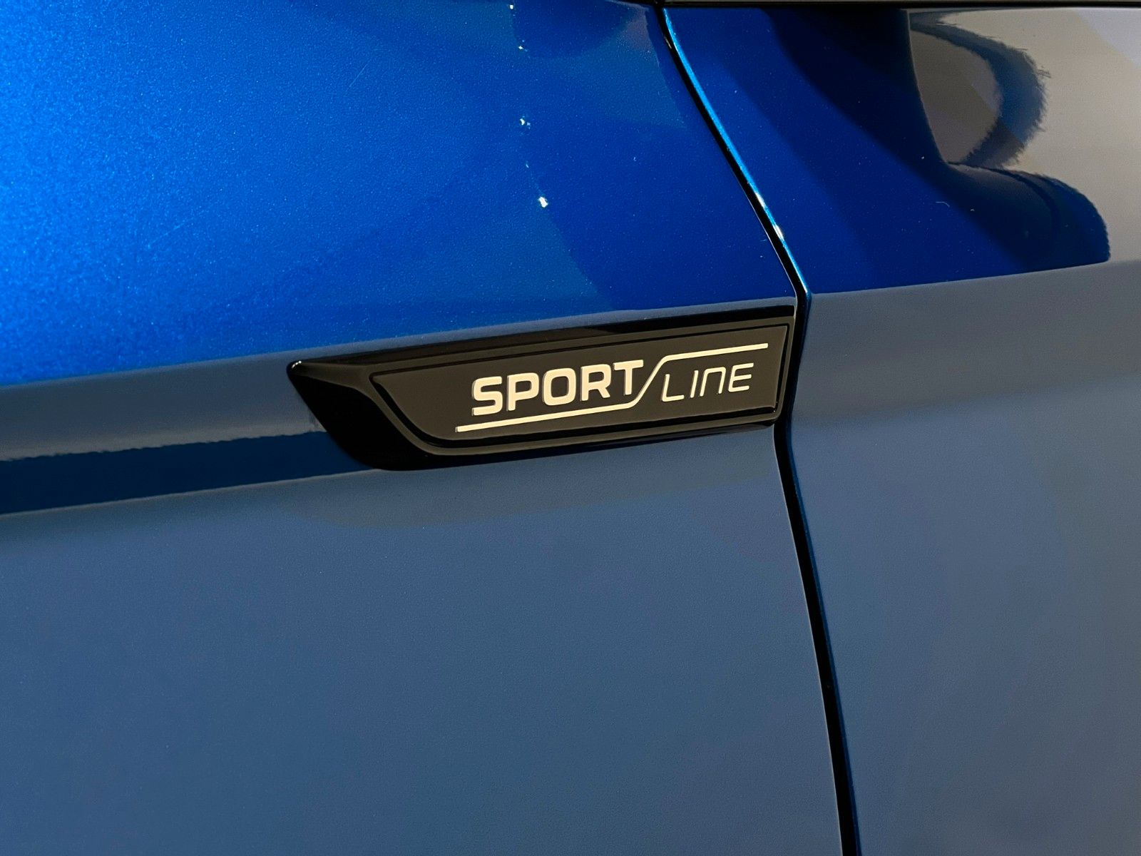 Fahrzeugabbildung SKODA Karoq Sportline 4x4 -Leder - AHK - Pano - Rfk