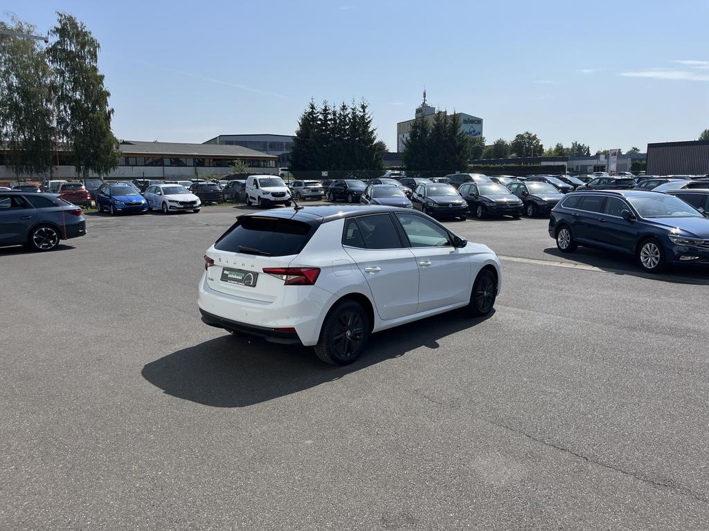 Skoda Fabia 2022 г. Белый, пробег 26995 км