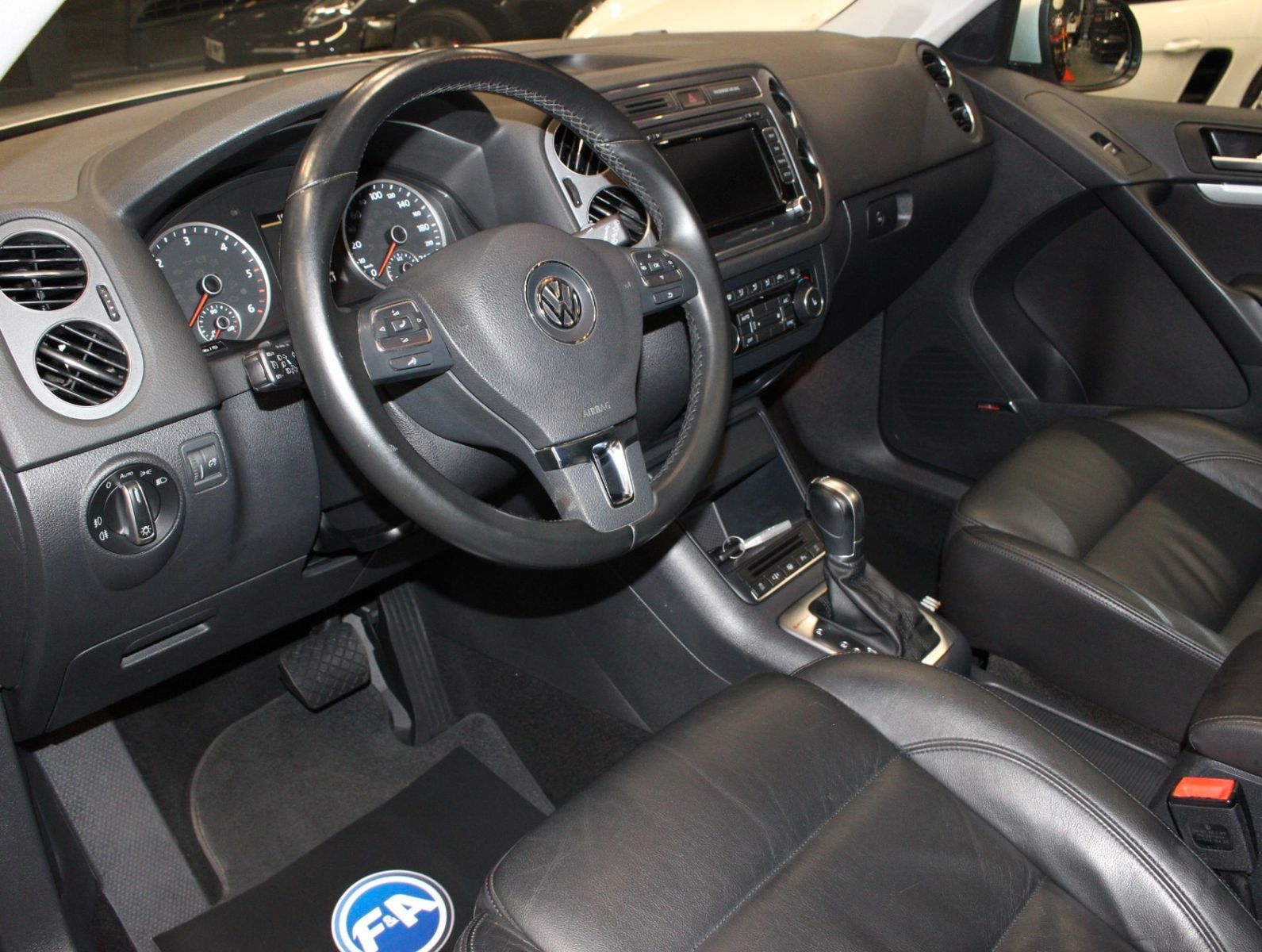 Fahrzeugabbildung Volkswagen Tiguan Sport & Style BMT 4Motion R Line*TOP