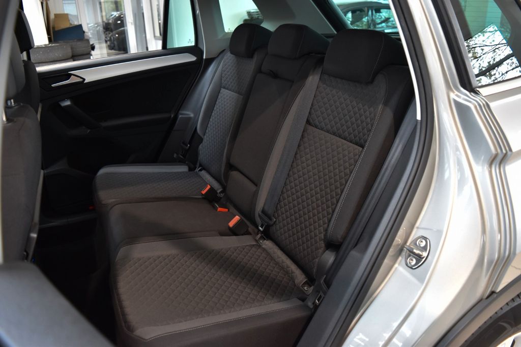 VW Tiguan 1.5 TSI~Navi~LED~Kamera~Keyless Go~Apple VW Tiguan 1.5 TSI~Navi~LED~Kamera~Keyless Go~Apple
