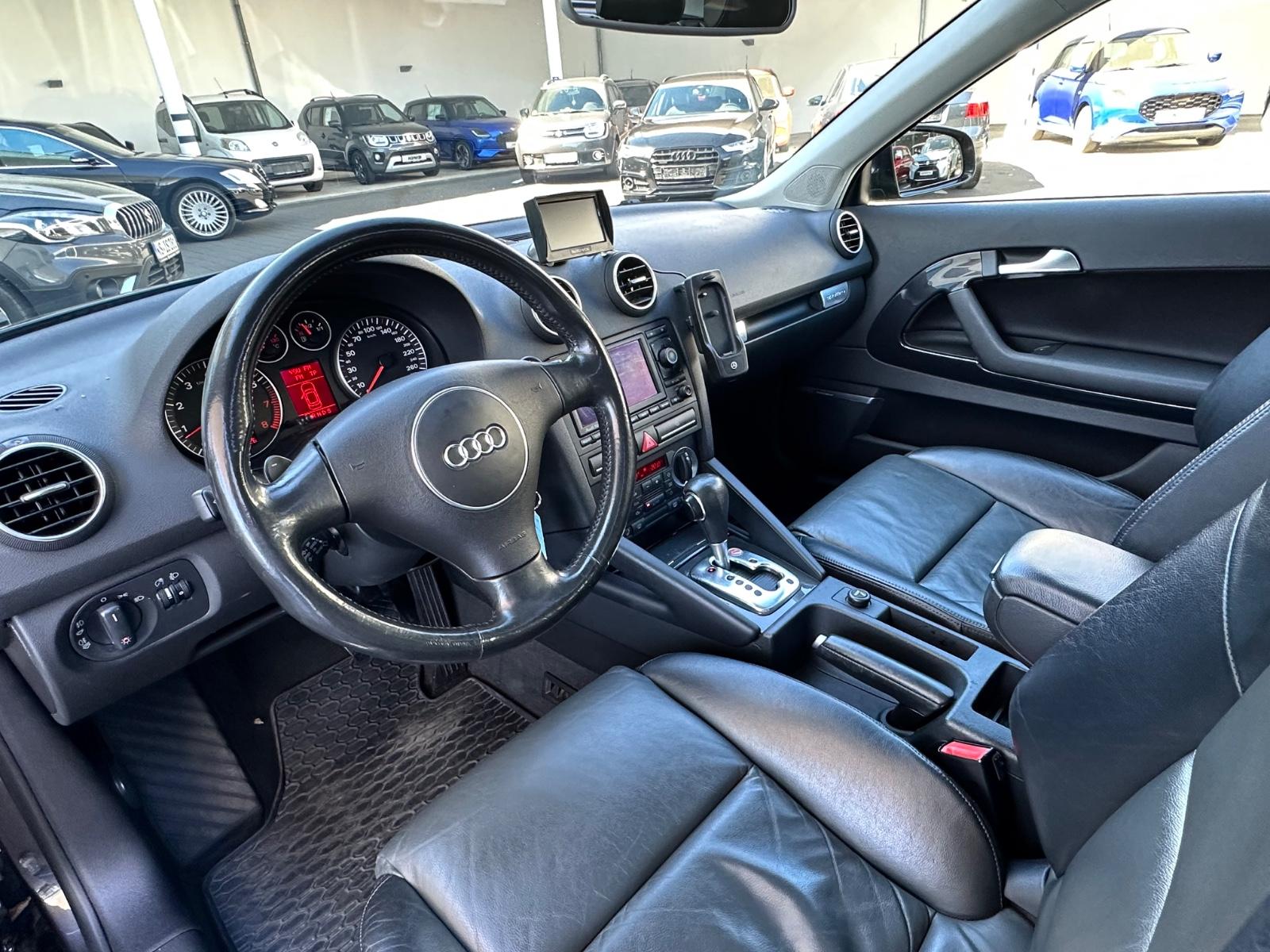 Audi A3 3.2 V6 250 ch DSG quattro / Toit ouvrant / Cuir / Chauffage auxiliaire / Caméra de recul