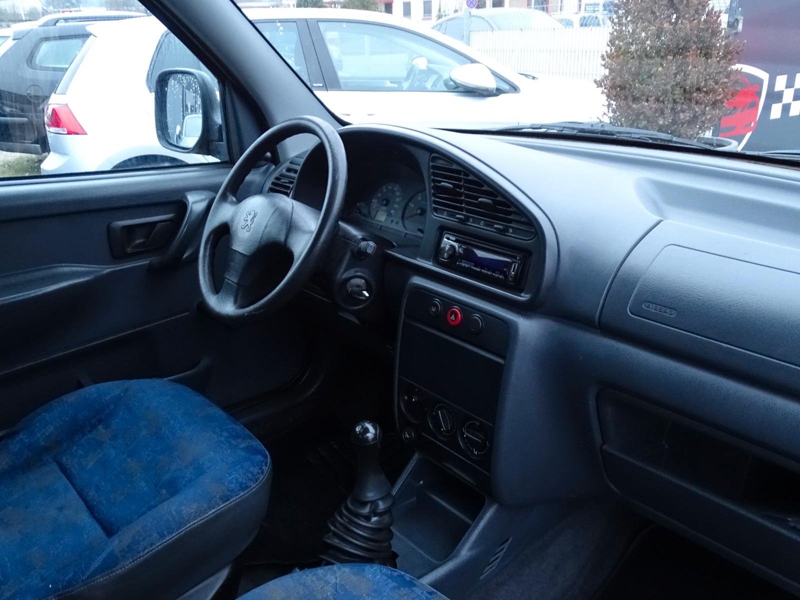 Peugeot Partner 1,4L 170C *5-Sitzer*Schiebetür*AHK