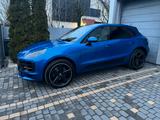 Porsche Macan lift 21" MEGA  - blaue Porsche Macan