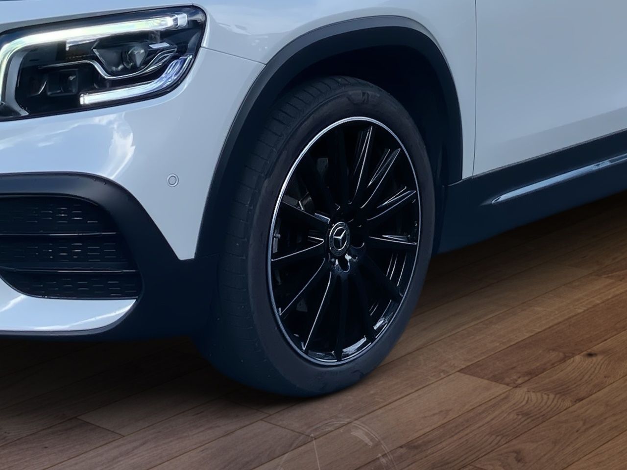Fahrzeugabbildung Mercedes-Benz GLB 220 d 4M AMG+Pano+AHK+Multibeam+Burmester