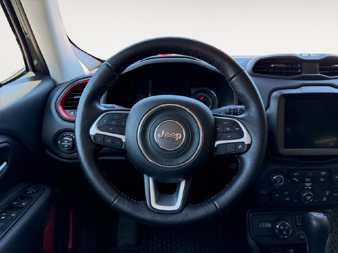 Fahrzeugabbildung Jeep Renegade Trailhawk Plug-In-Hybrid 4xe