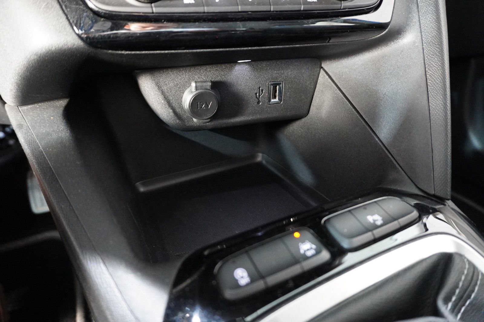 Fahrzeugabbildung Opel Corsa F 1.2 EDITION NAVI/KAMERA/TEMP./PDC/DAB+