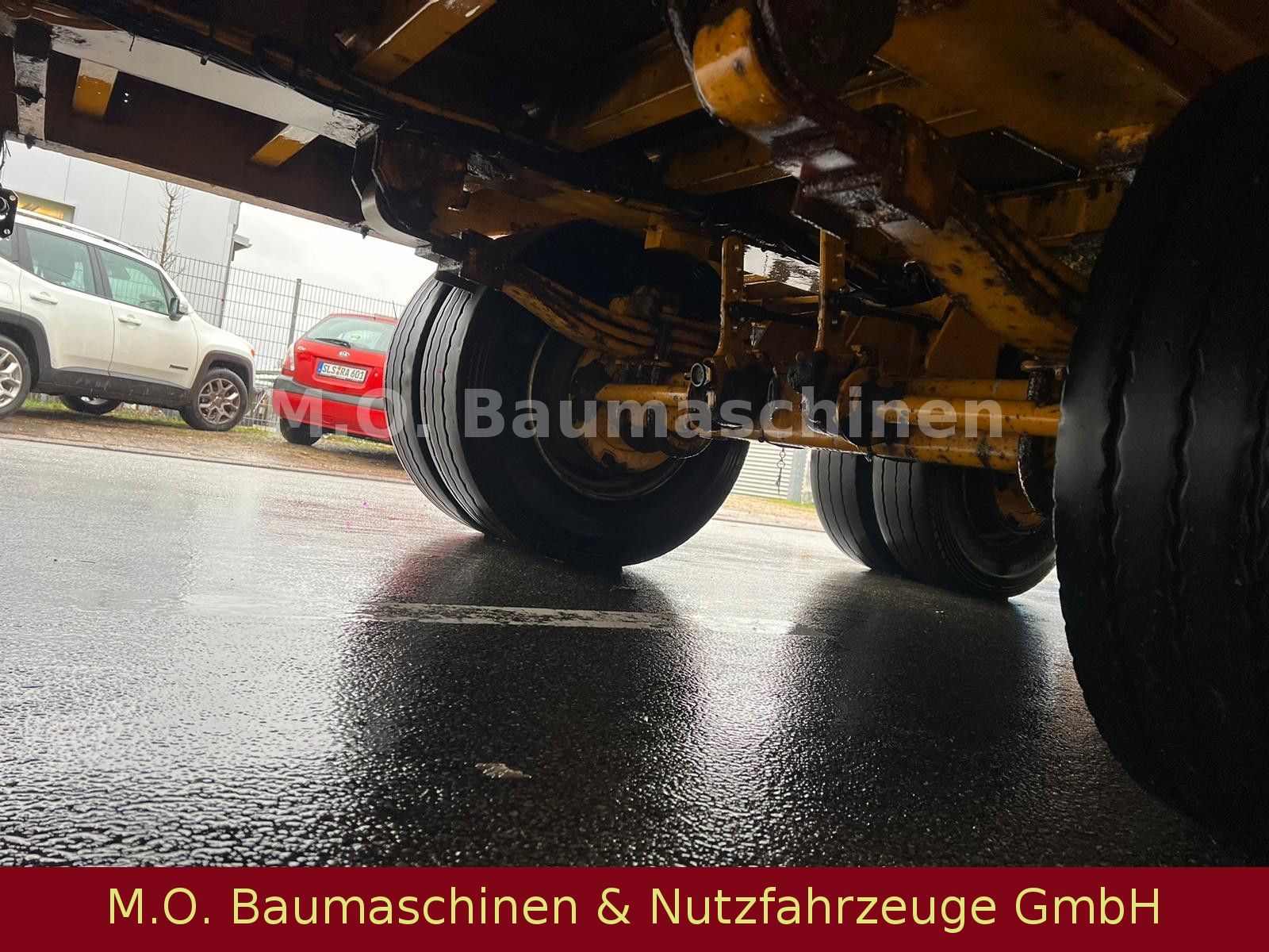 Fahrzeugabbildung Müller-Mitteltal PT 30,0 Kompakt / 3 Achser / Blatt /hydr. Rampen