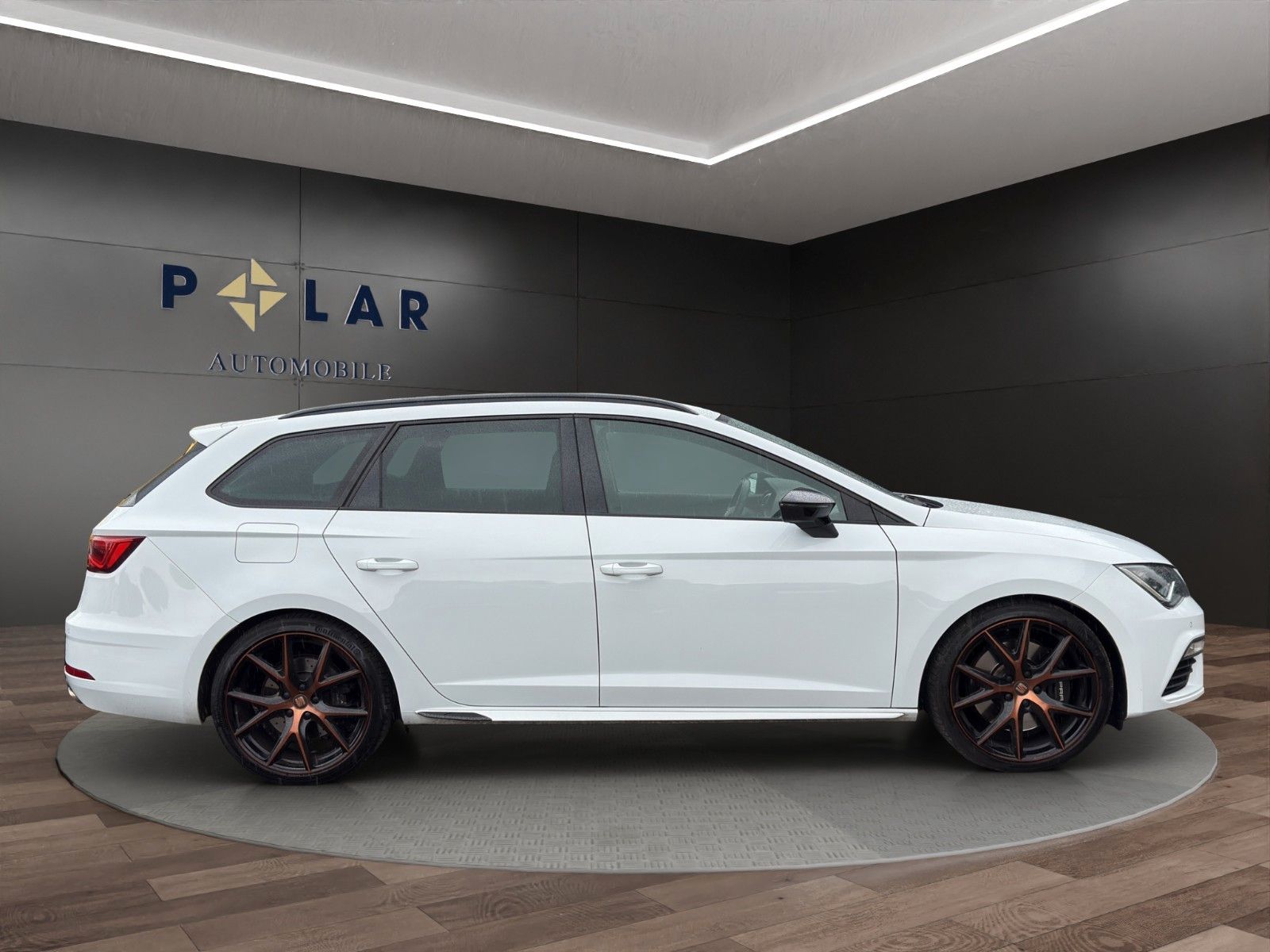 Fahrzeugabbildung SEAT LeonST Cupra*Pano*ACC*Soundsystem*Carplay*Allrad